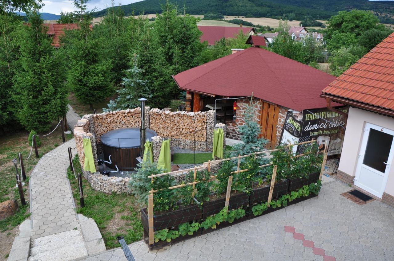 Andras Penzion Krásnohorské Podhradie Exterior photo